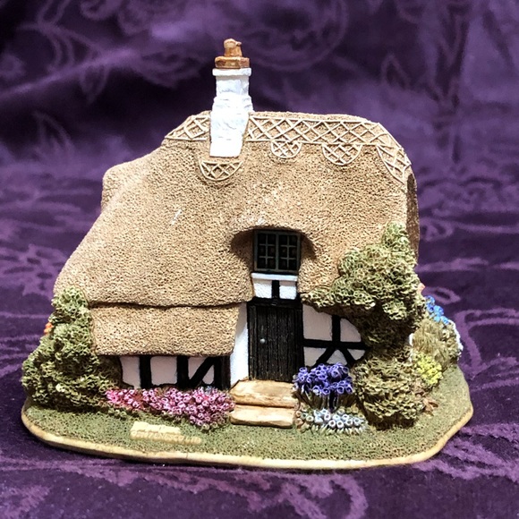Lilliput Lane Tea Cosy Cottage, Sales Promotion - Picture 3 of 9